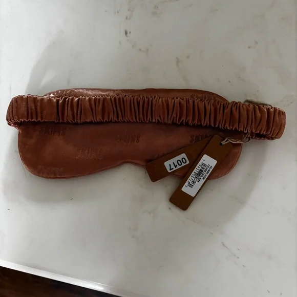 SKIMS sleep mask- ochre - Picture 2 of 2